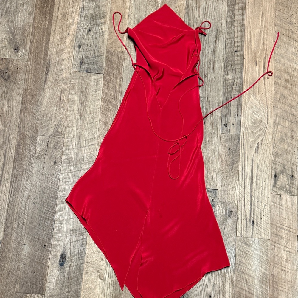 Silk backless Red Dress - Picture 15 of 17